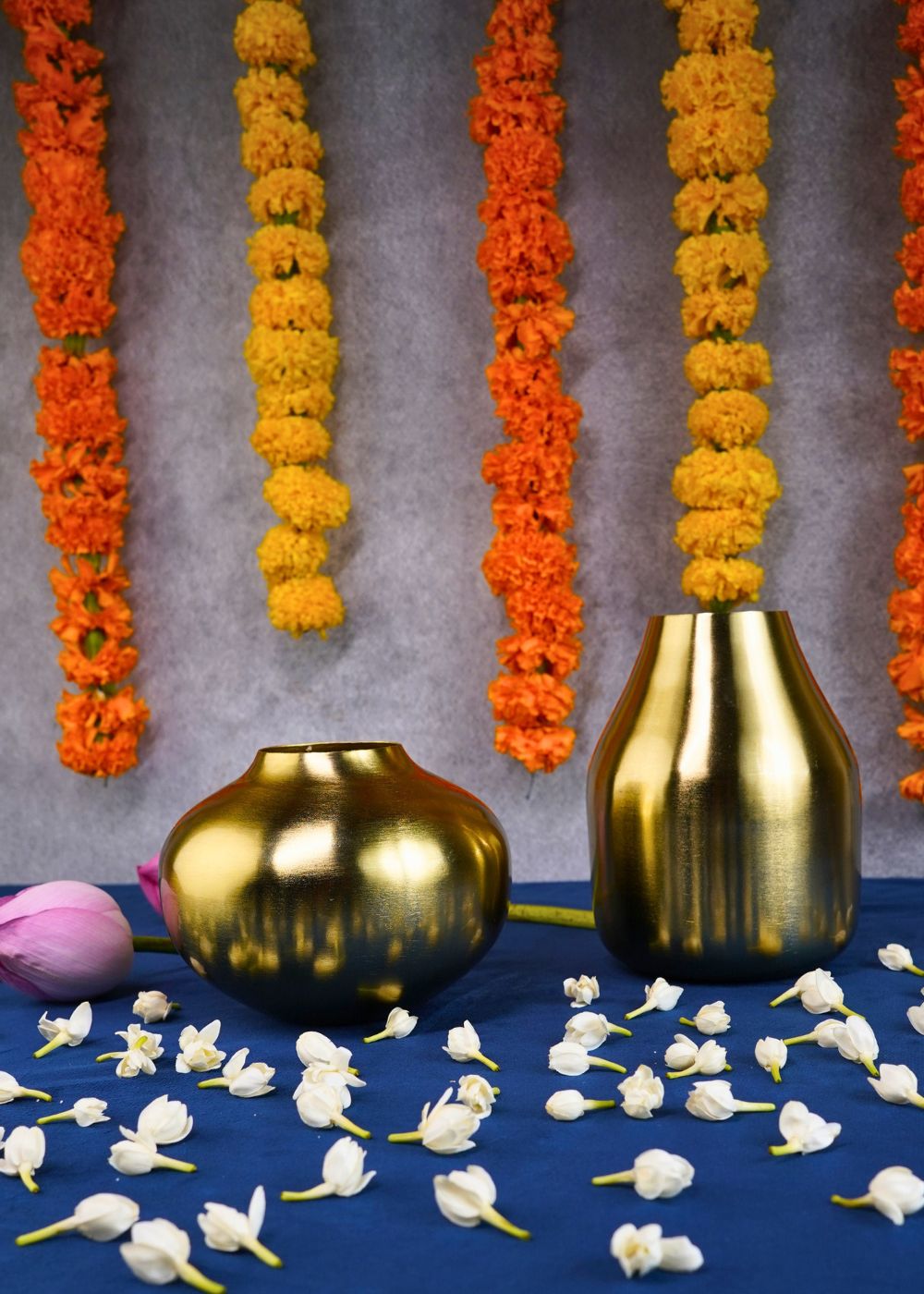Shop Brass Vases for Home Decor Online in India – WeavingHomes