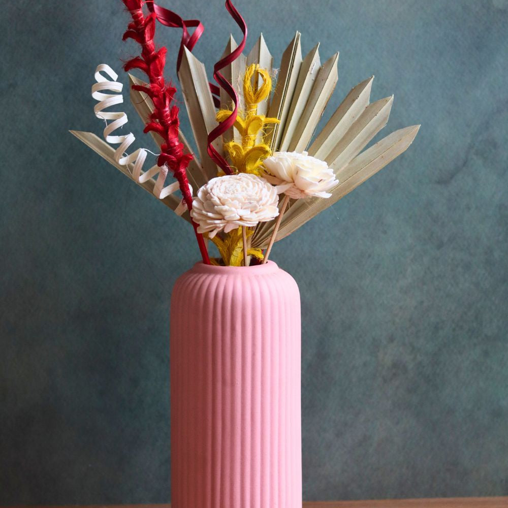 handmade vase with adorable dry flower bunch set