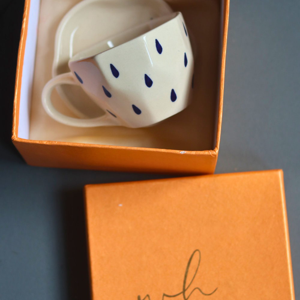 Ceramic coffee mug & dessert plate in a gift box