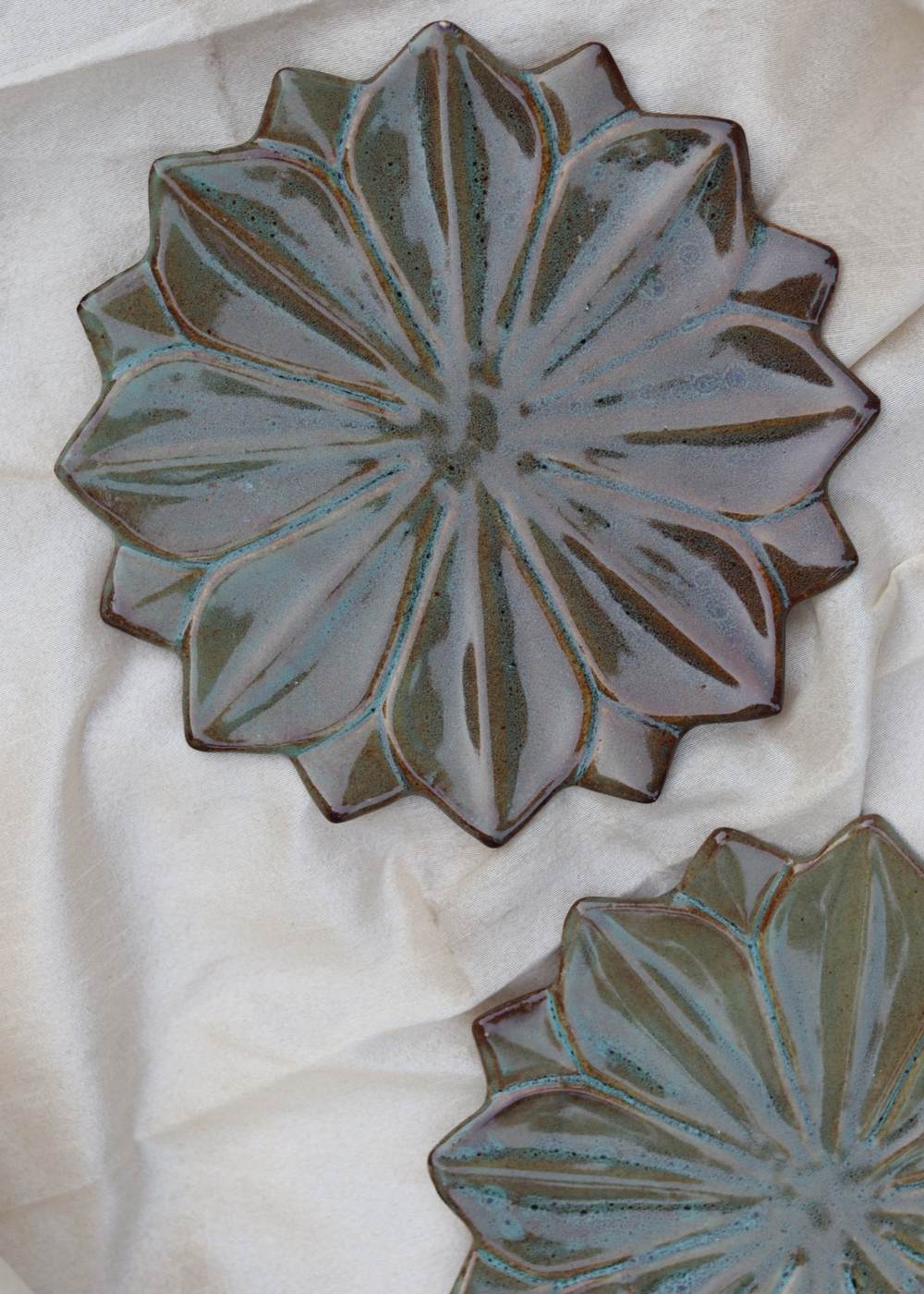 Lotus Plate - Olive