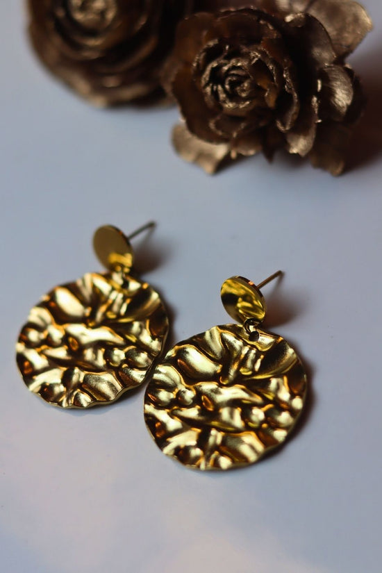 Hypoallergic Gold Cut Earrings