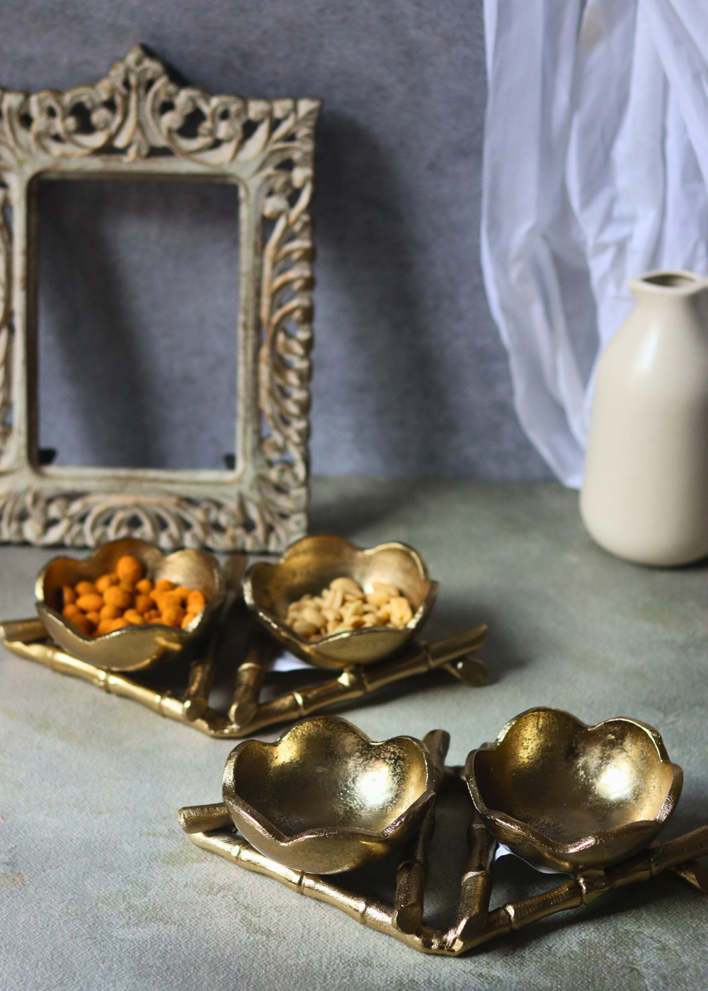 Two serveware golden snack trays 