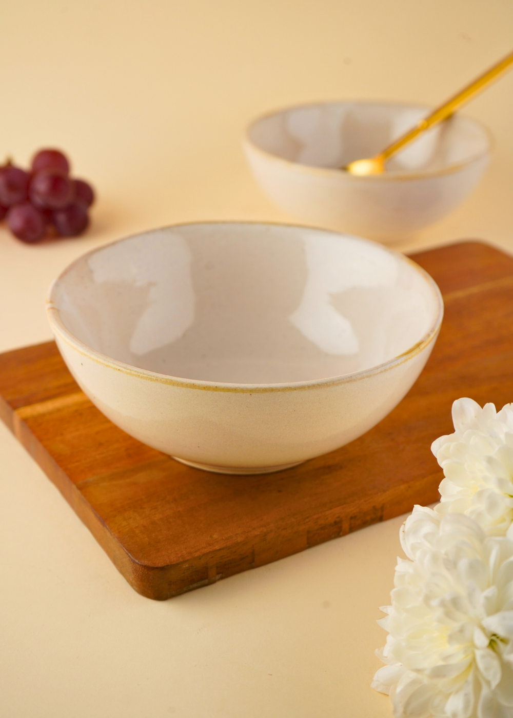 pearl white curry bowl with ceramic material