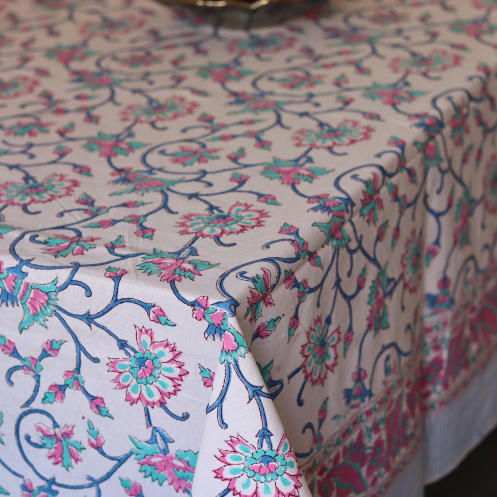Floral affair table cloth 