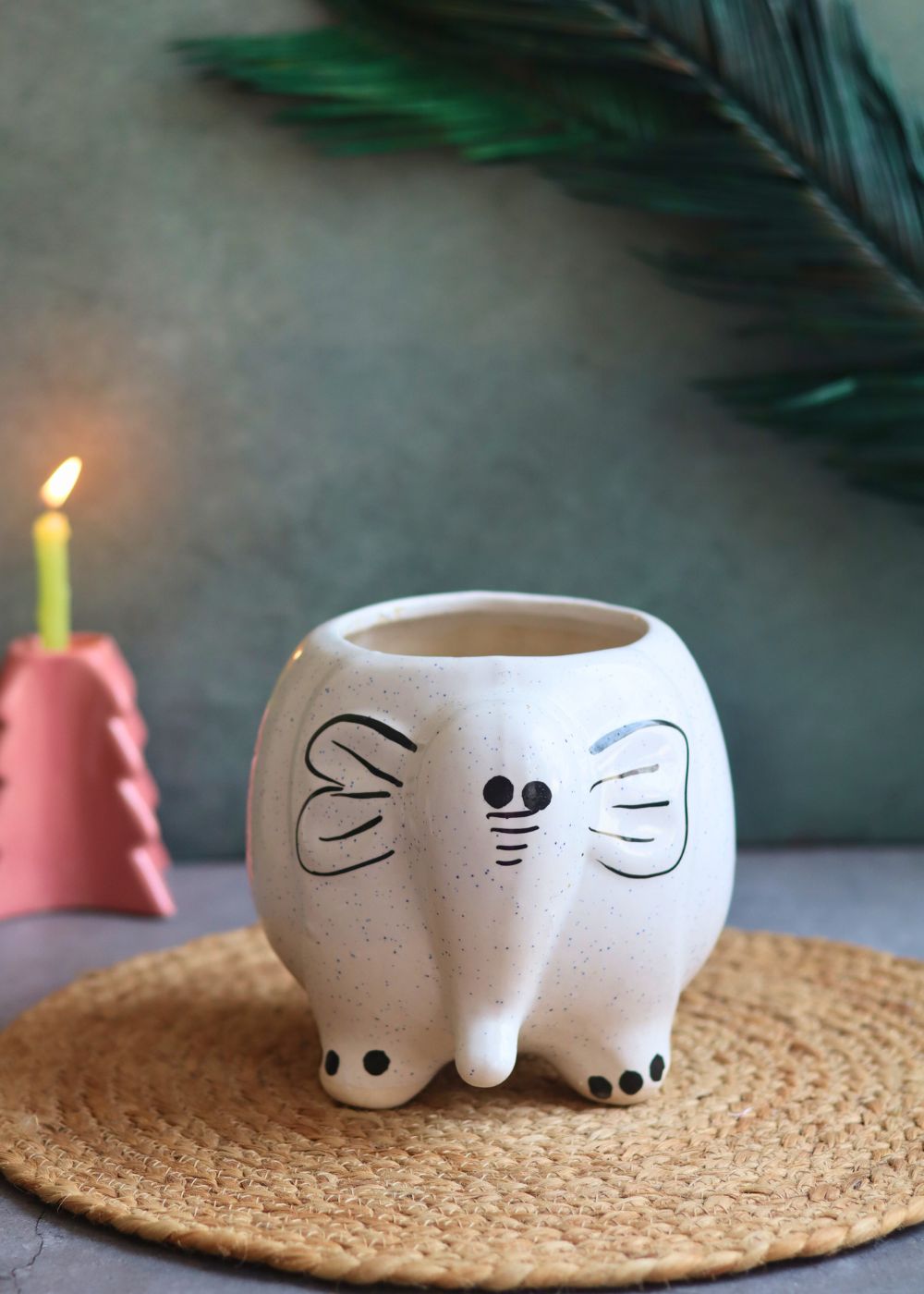 Hello ele planter made by ceramic 