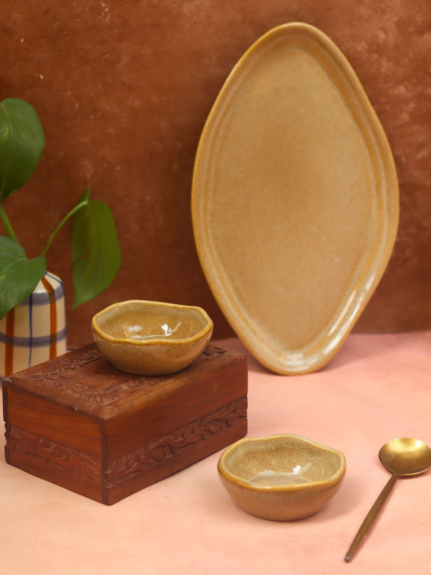 Artisanal Beige Serving Platter with Bowls made by ceramic