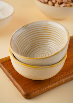 pearl white swirl curry bowl made by ceramic 