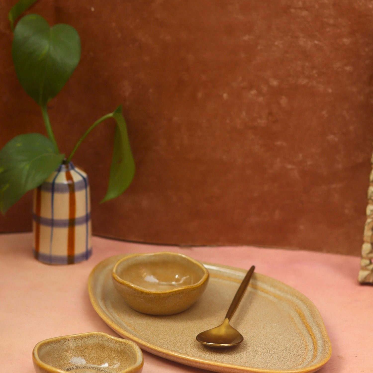 Artisanal Beige Serving Platter with Bowls with premium quality material