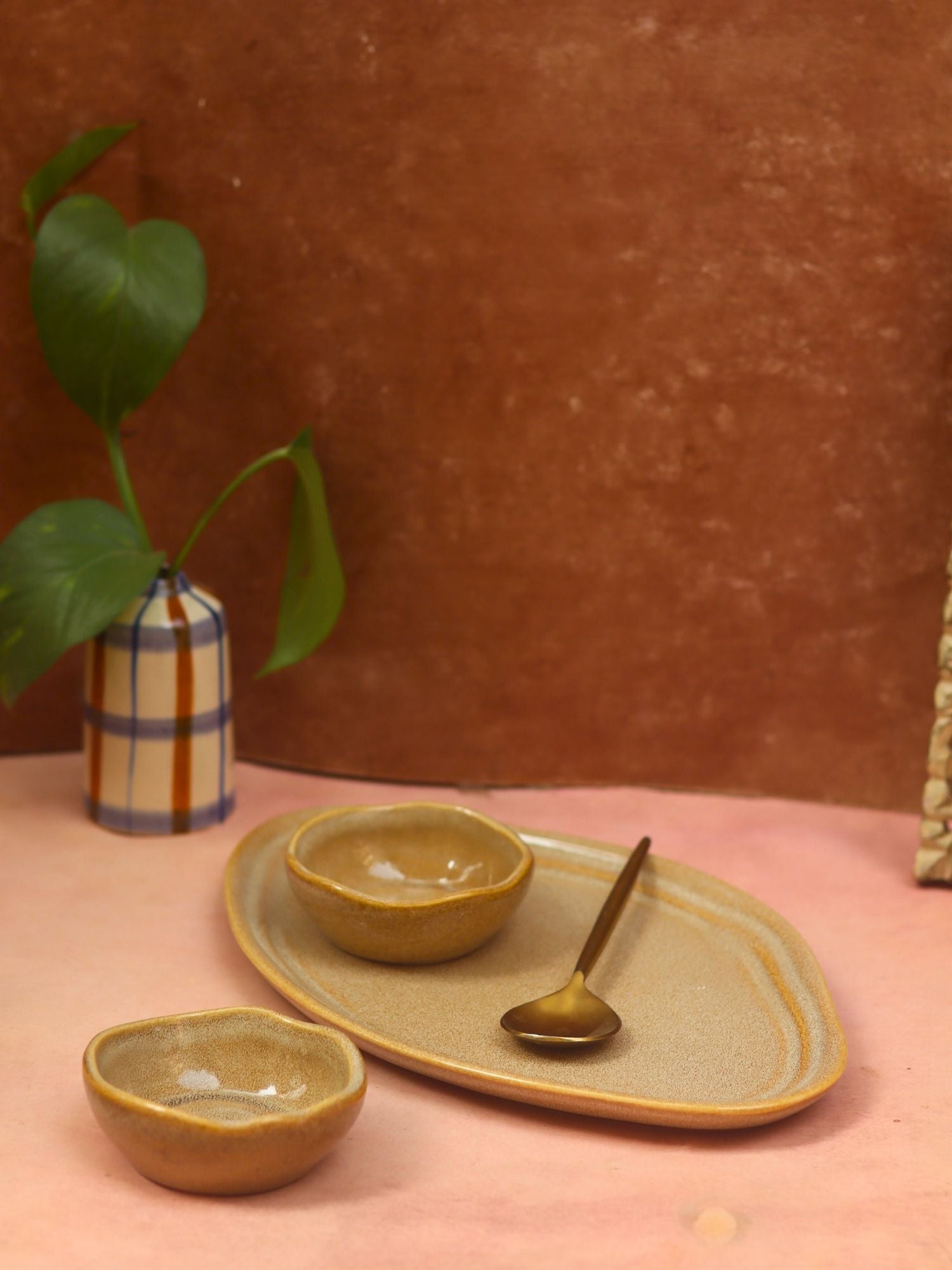 Artisanal Beige Serving Platter with Bowls with premium quality material