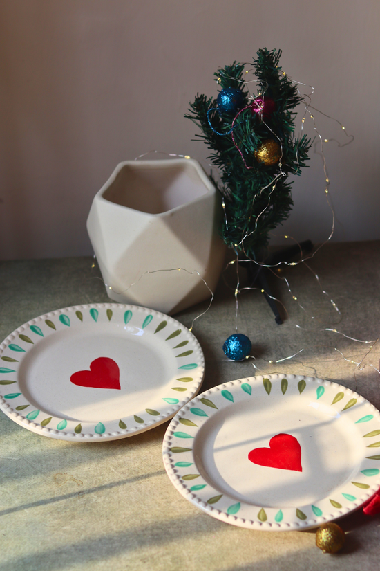 Dinnerware ceramic plate heart painted