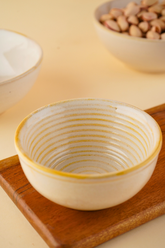 handmade pearl white swirl curry bowl with adorable white color