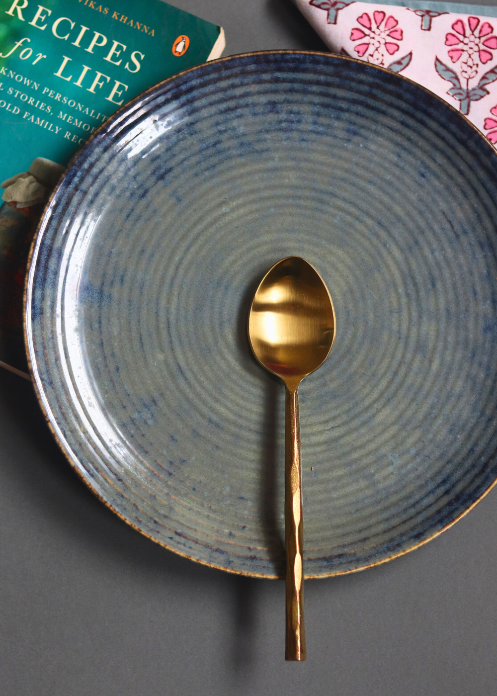 Gold hammered serveware tea spoon