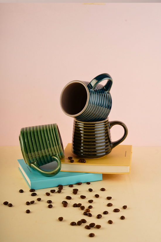 three mugs with 3 defferent colors