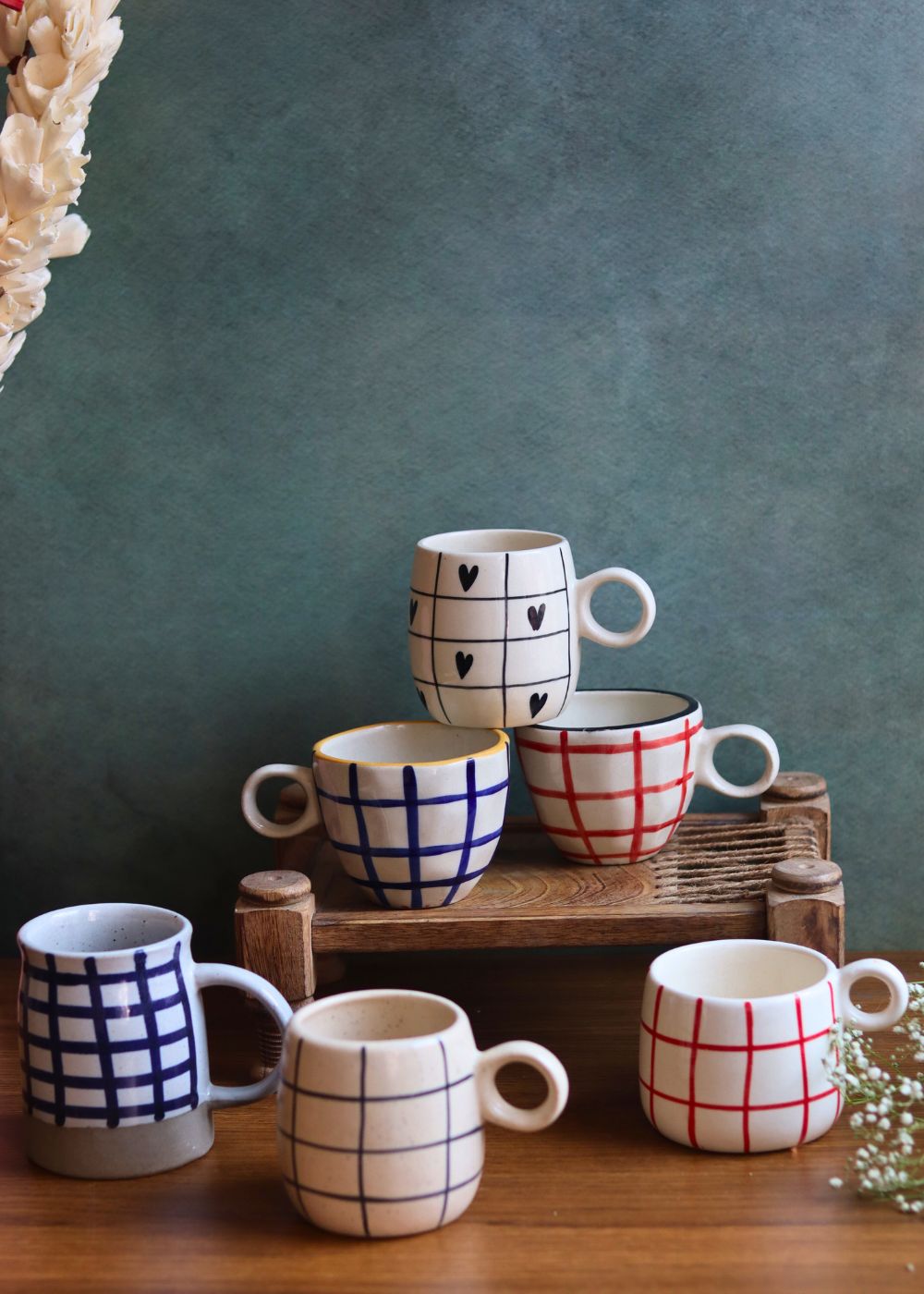 chequered mugs with glossy finish