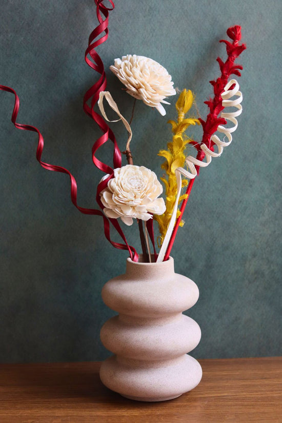 handmade sanded moulded vase with assorted bunch combo 