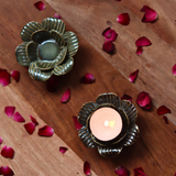 Ceramic tea light holders with flower petal