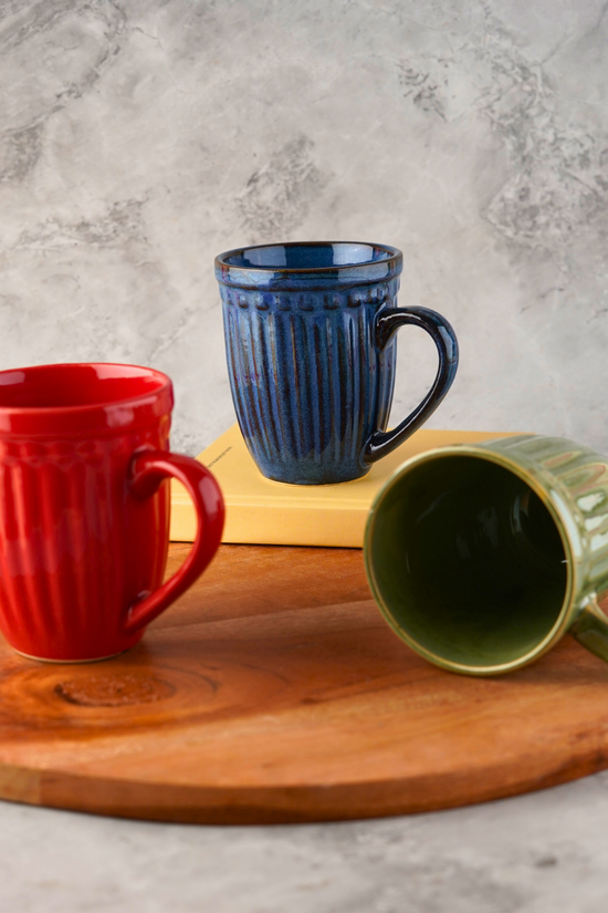 viintage mugs with three different colors
