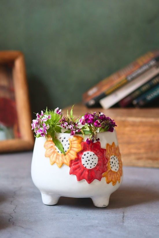 Floral Bliss Planter made by ceramic