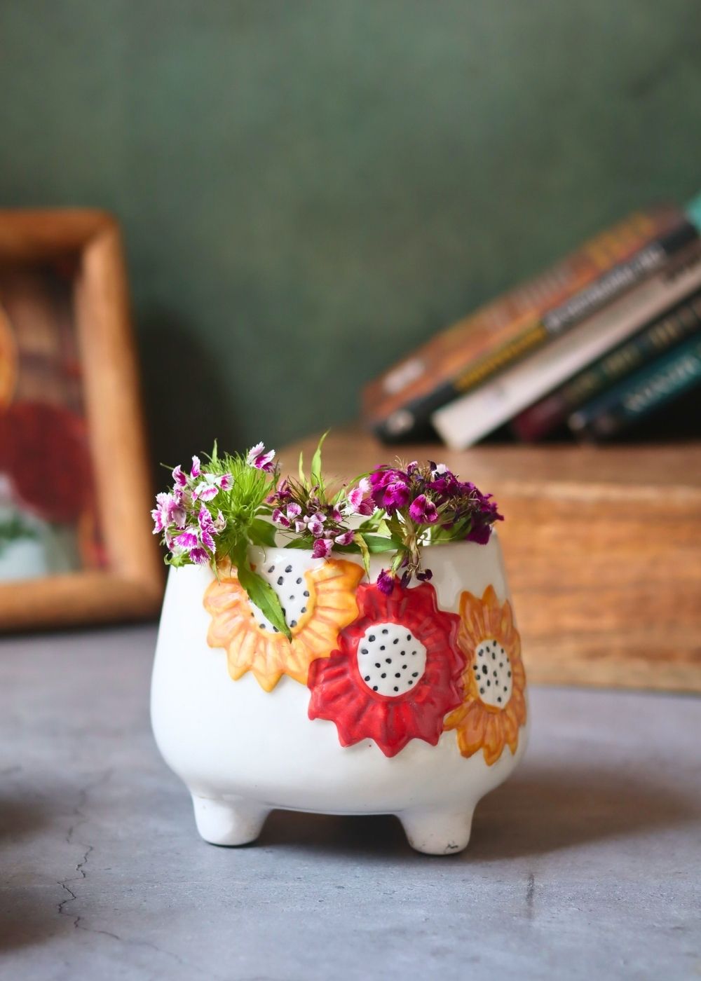 Floral Bliss Planter made by ceramic