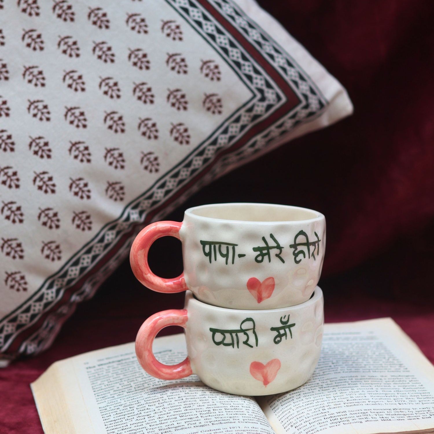Set of 2 - PAPA Mere Hero & Pyaari Maa mugs combo made by ceramic