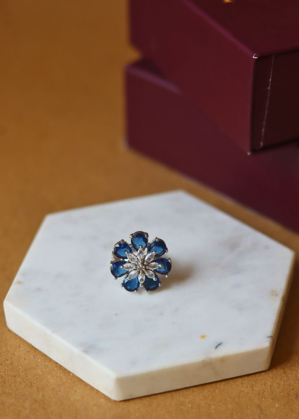 Anti tarnish The Blue Daisy Ring