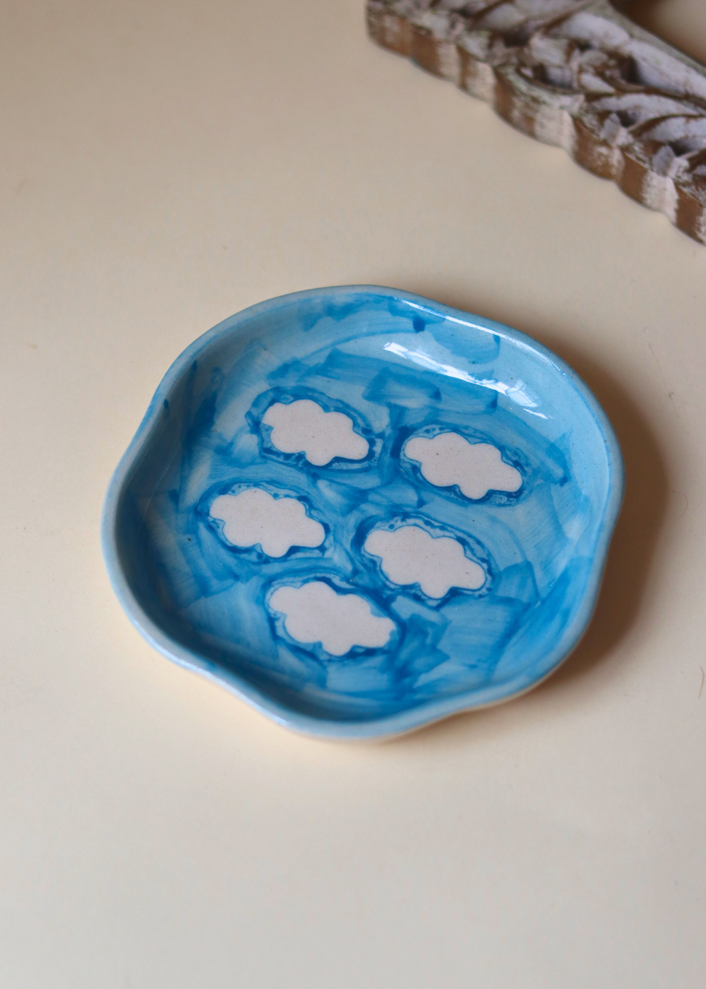 Cloud dessert plate