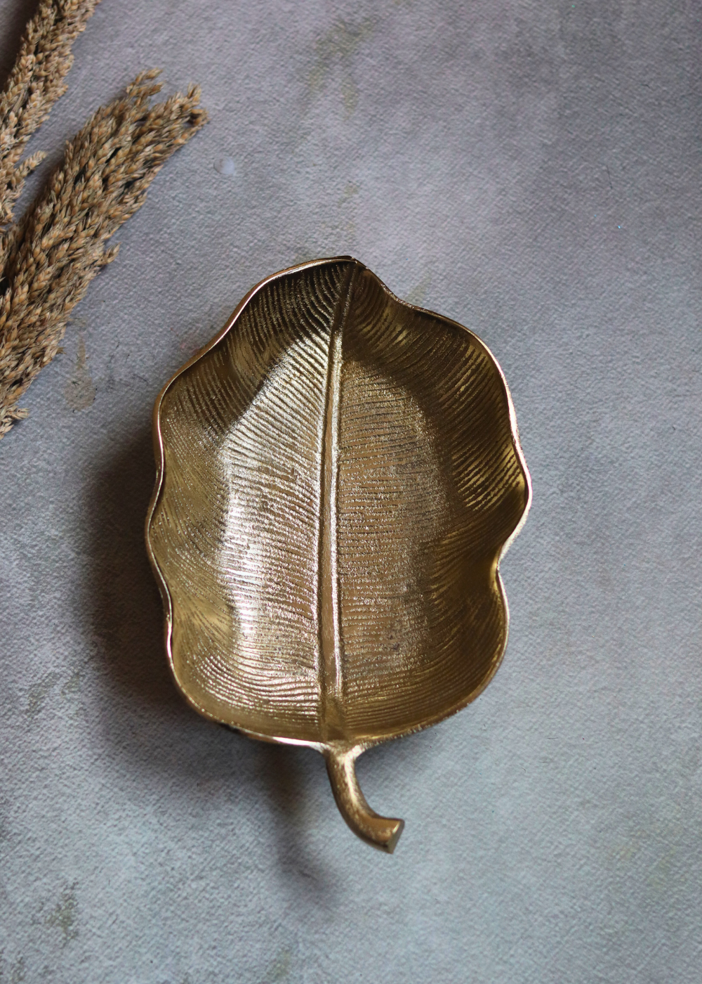 Handmade serveware bowl leaf designed 