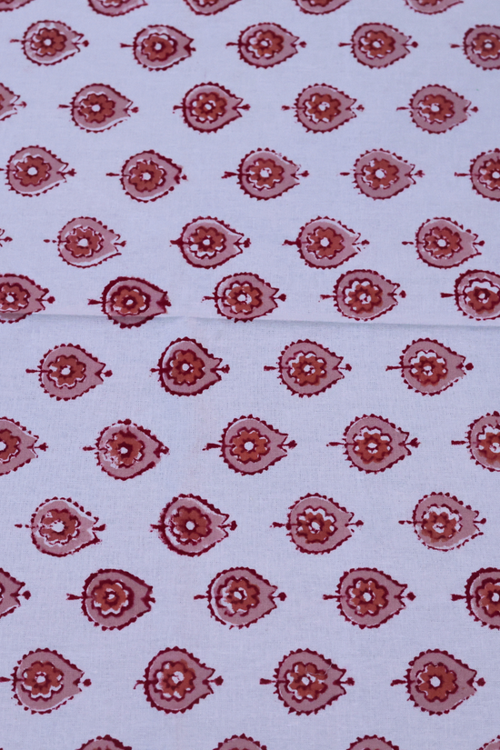 Vibrant design table cloth 