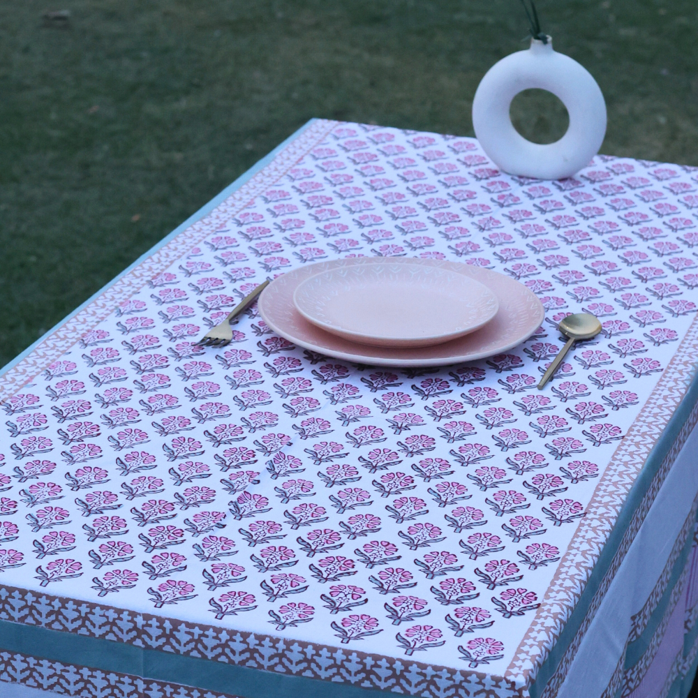 Pastel motif table cloth 