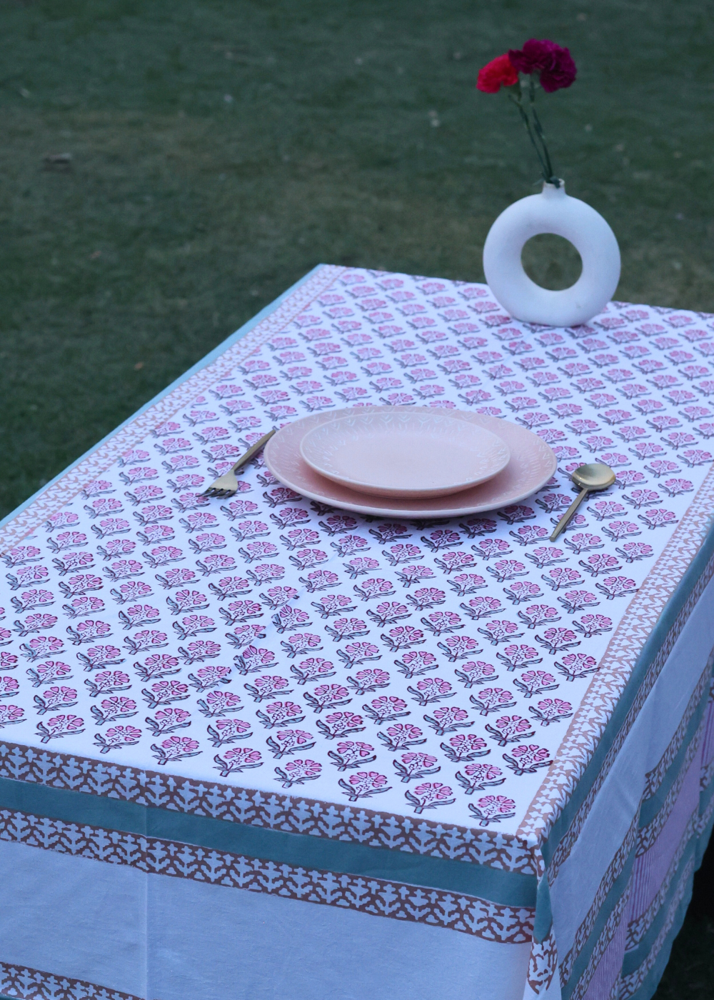 pastel motif table cloth