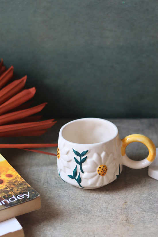 Ceramic coffee mug daisy bloom