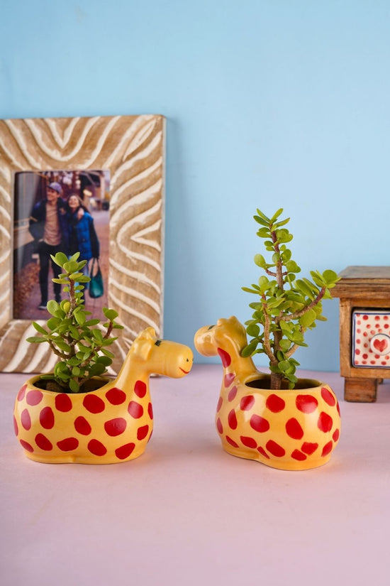 handmade giraffe table planter