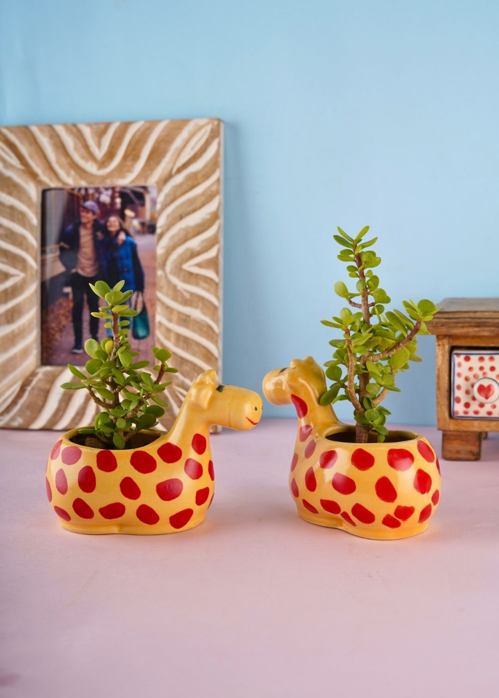 giraffe table planter made by ceramic