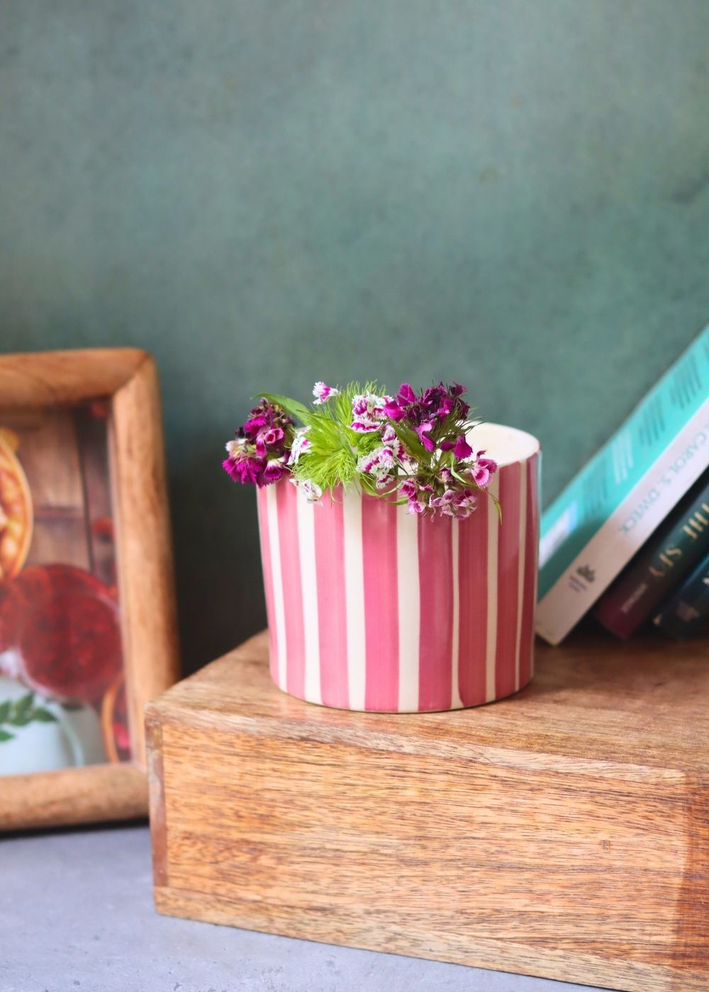 Striped Planter - Magenta with premium quality material