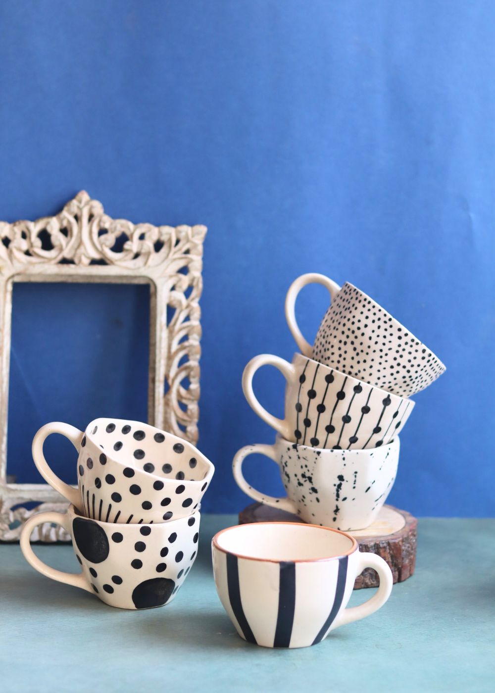 Set of 6 [Black&White] Handmade Mugs (For the price of 5) made by ceramic