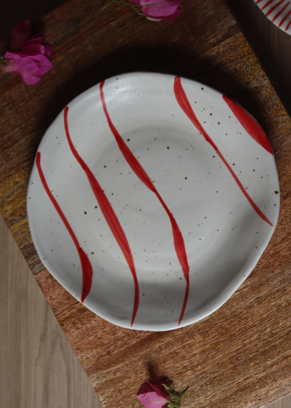 Red Abstract Line Plate