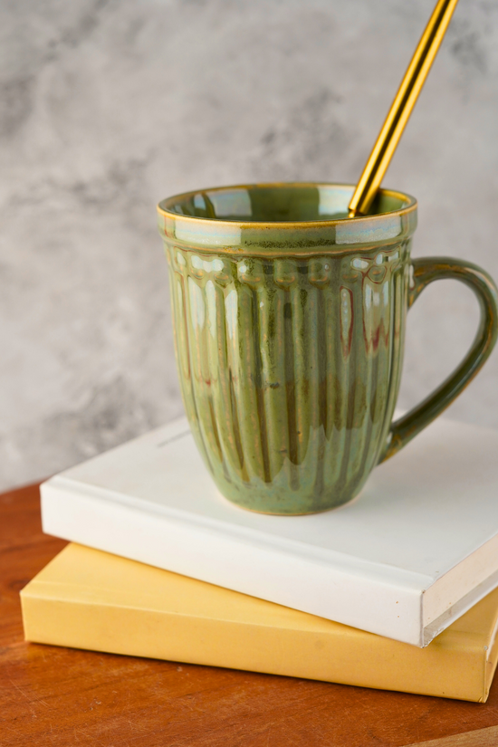 handmade moss green vintage mug with gliossy green color