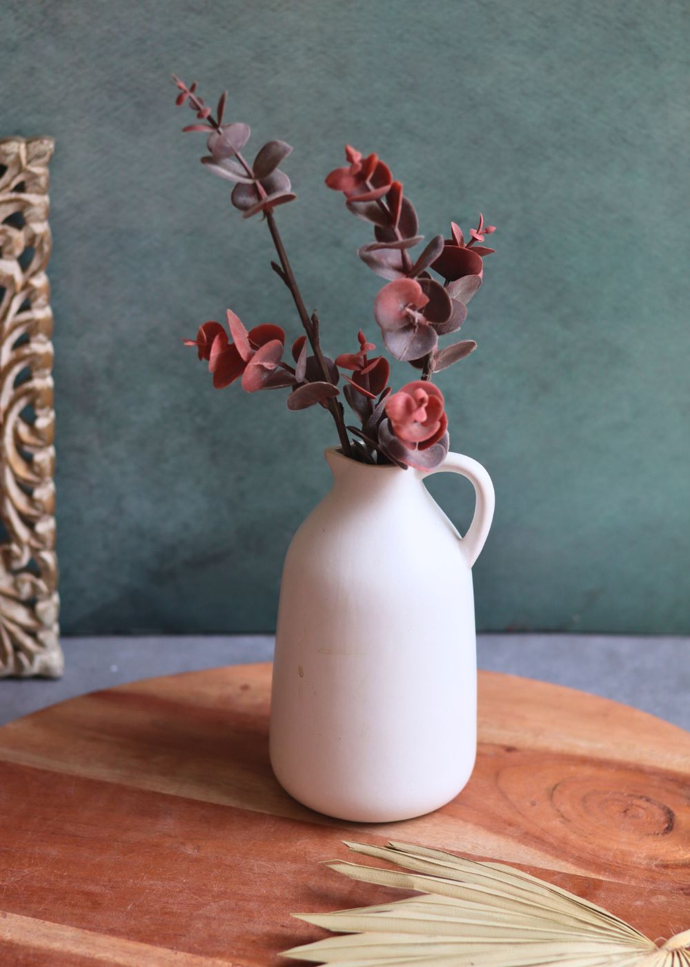 white serenity vase with premium quality material
