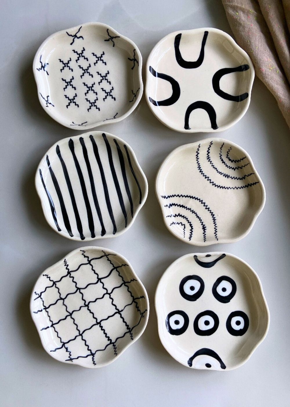 handmade Set of 6 Black & White Dessert Plate (for the price of 5)