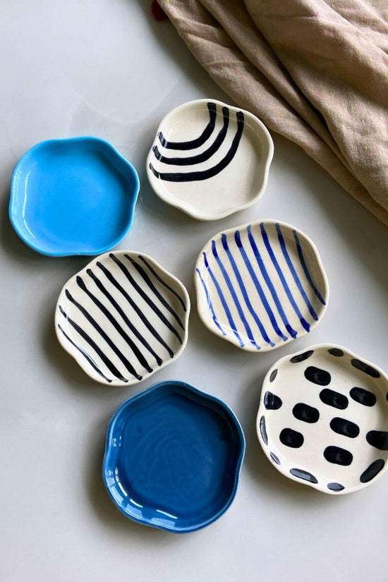 Set of 6 Blue & White Dessert Plate (for the price of 5) made by ceramic