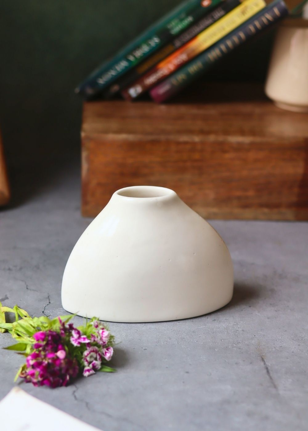 Chic minimal vase handmade in india
