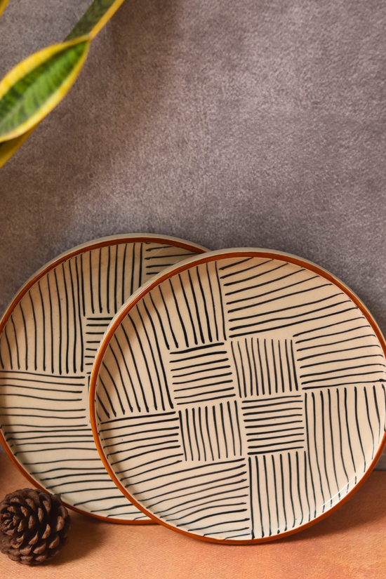 Ceramic platter black & white 