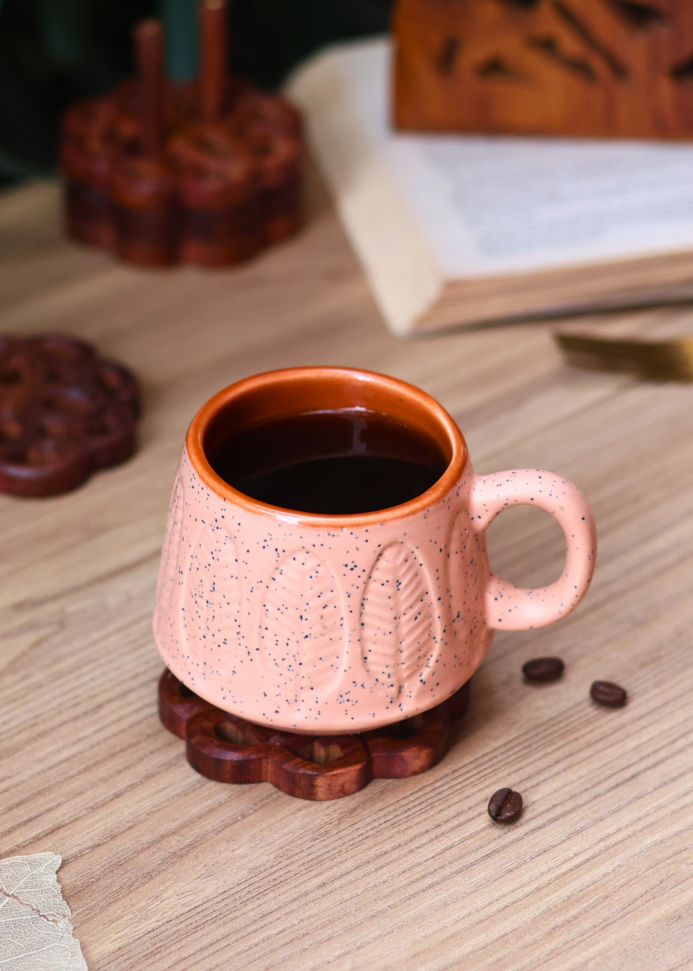 Leaf design coffee mug 