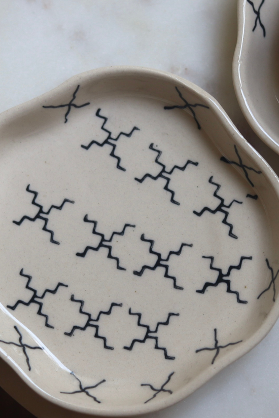 Crosses handmade dessert plate height