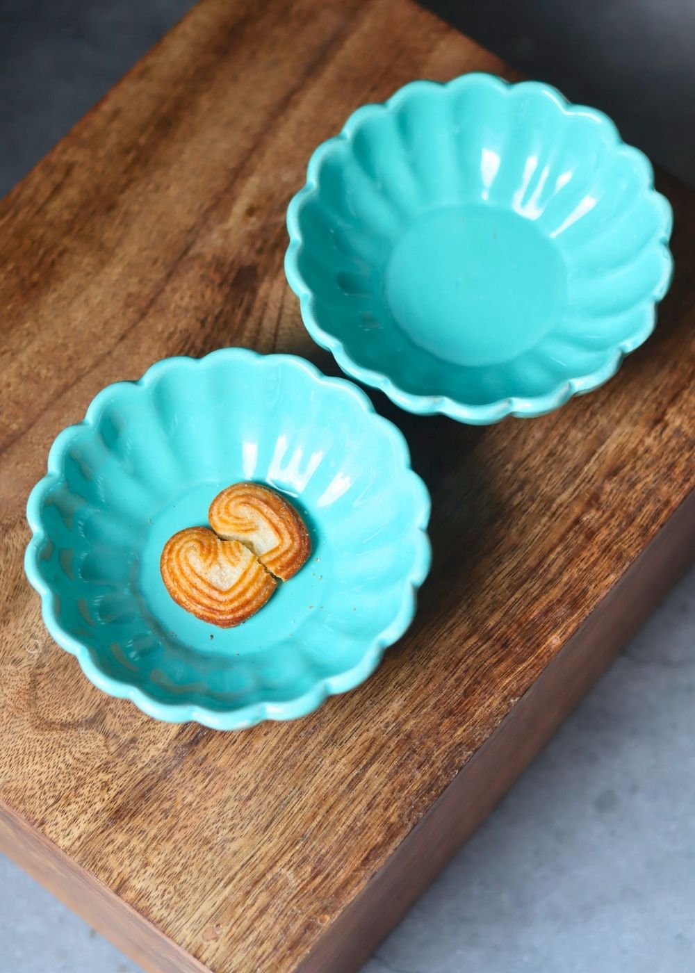 Sky blue ice cream bowl with premium quality material