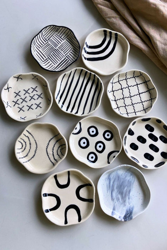 Set of 10 Black & White Dessert Plate (for the price of 7) made by ceramic