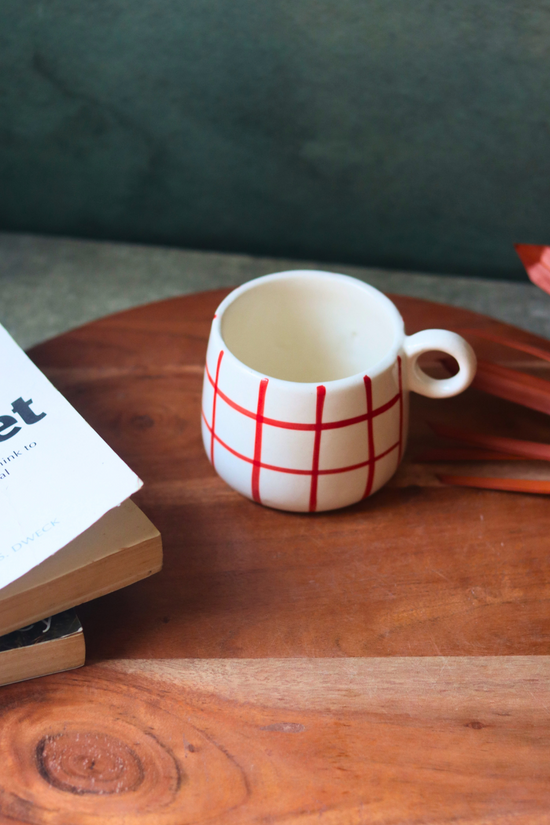 Ceramic coffee mug white & red