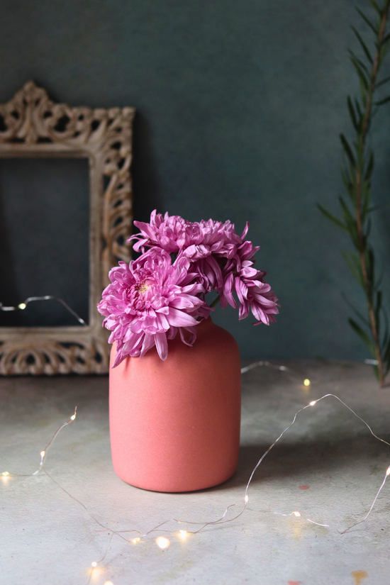 Stunning ceramic peach flower vase 