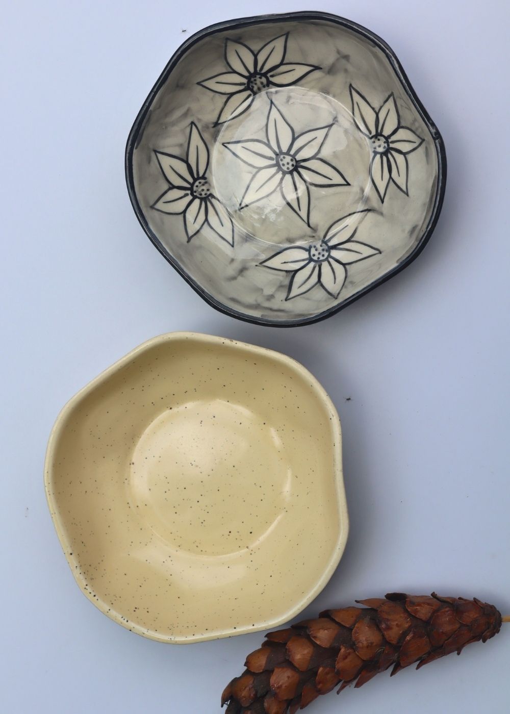Set of 2 - Basic Creamy & Grey Daisy Curry Bowl Combo made by ceramic