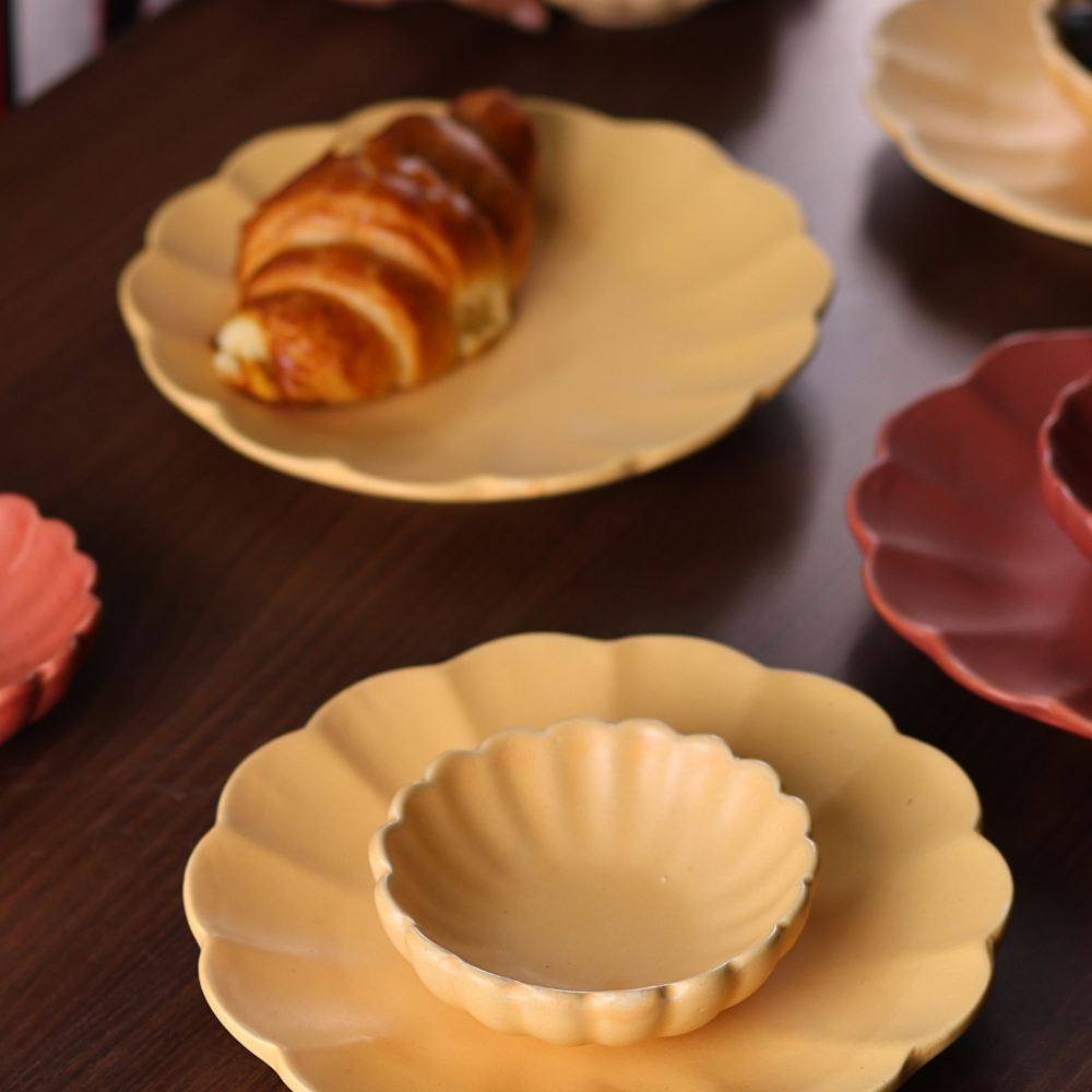 Ceramic ice cream bowls & plates